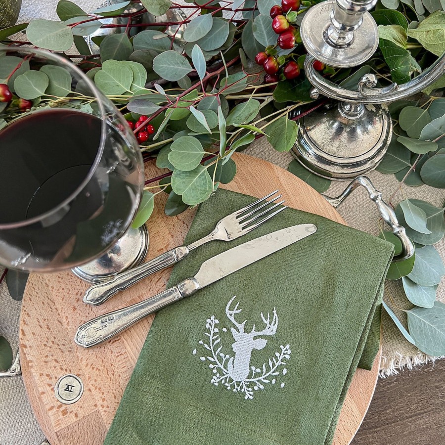 Table & Home Arte Italica Napkins | Stag With Holly Berries Linen Tri-Fold Napkin